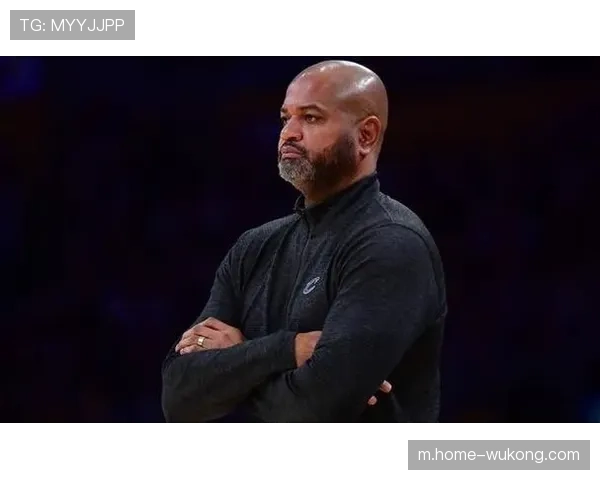 比克斯塔夫应对坎宁安被锁死 活塞进攻发起受限末节反扑未果